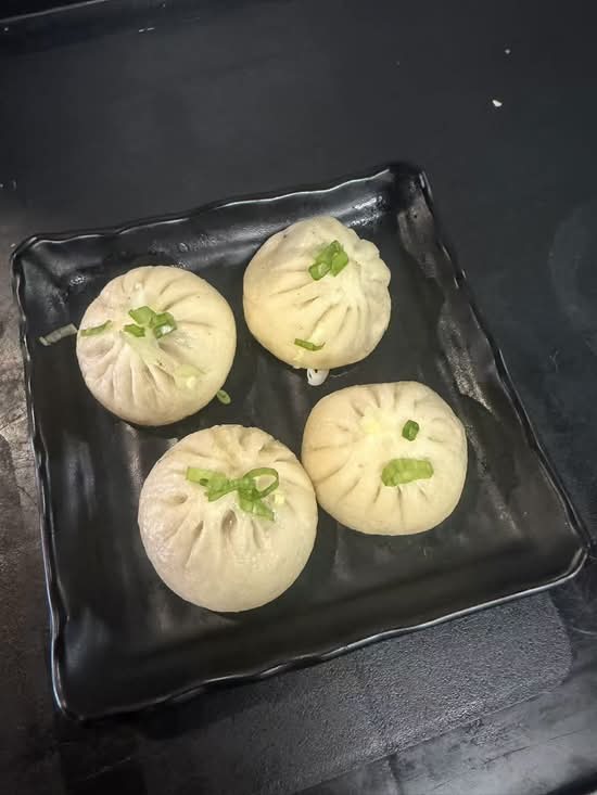 Traditional Fresh Pork Bao / 白家传统鲜肉包